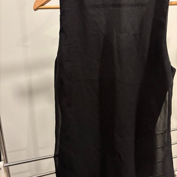 Halston Summer Top - Picture 1 of 3